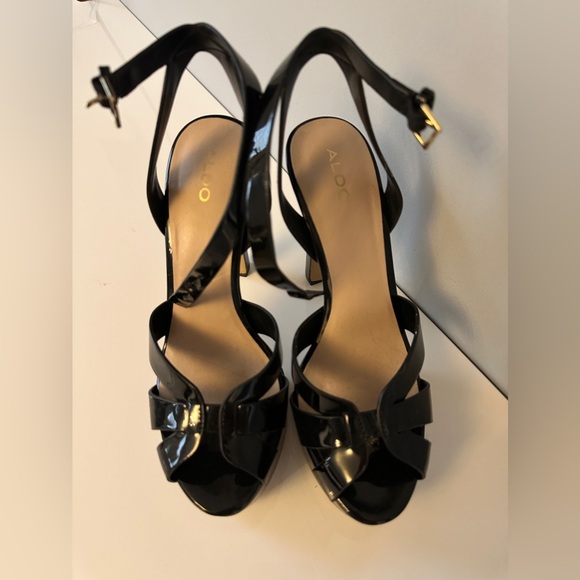 Also high heel plate from sandals. - Picture 2 of 12